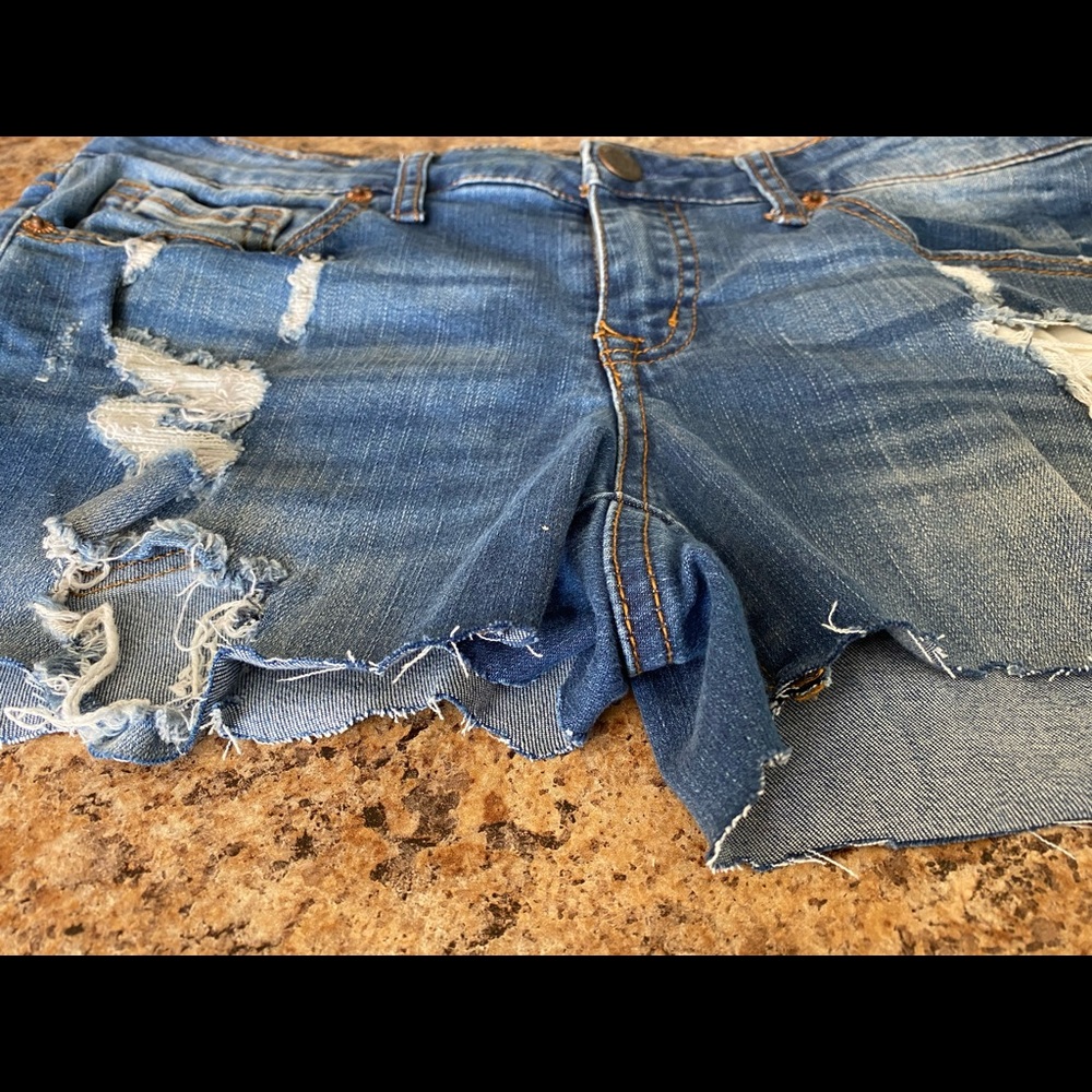 Aeropostale Denim
Midi  style denim shorts size 6